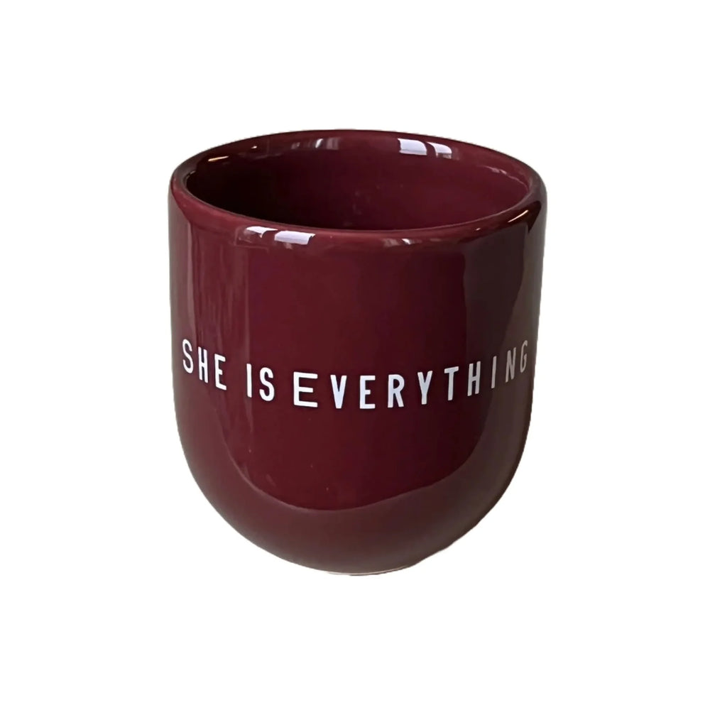 Sisi Šalica She is everything