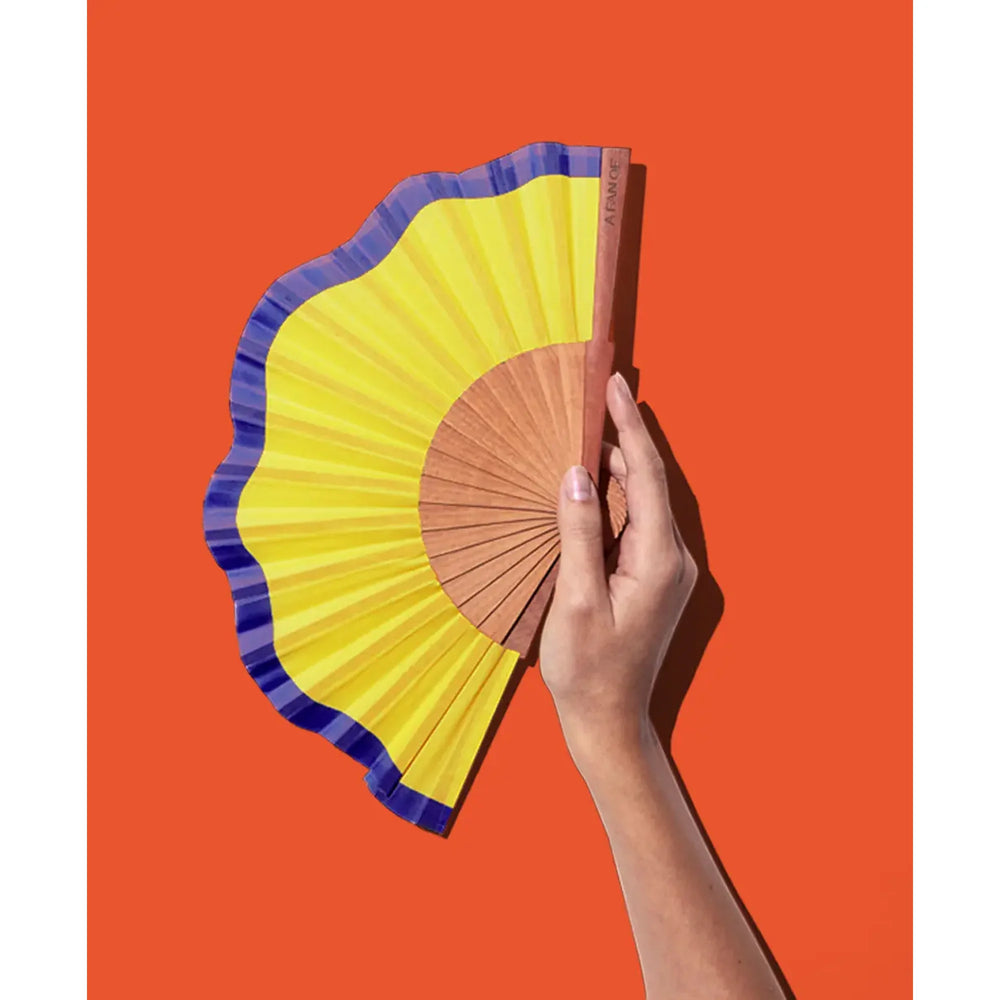 A Fan Of Lepeza Fluid Shapes