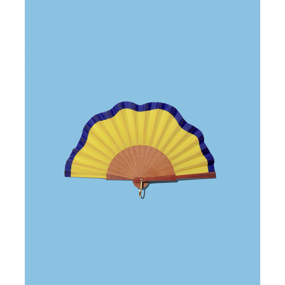 A Fan Of Lepeza Fluid Shapes