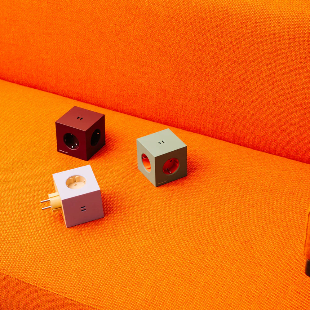 Avolt Square 2 Mulberry Red USB-C