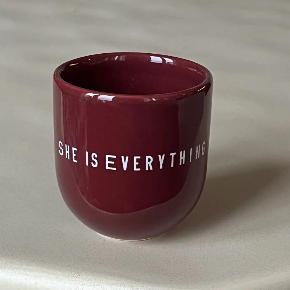 Sisi Šalica She is everything